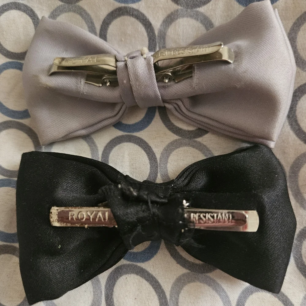 2 bow ties